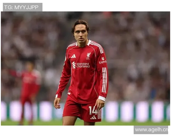 利物浦官方社交媒体发布海报庆祝索博斯洛伊和基耶萨生日快乐