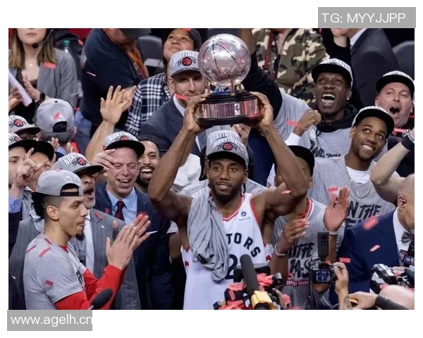 莱昂纳德快船生涯第70场30分表现超越弗里升至队史第二位