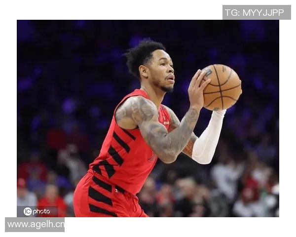 新援安芬尼西蒙斯首秀表现出色13投6中三分球命中率提升至29砍下18分3助攻