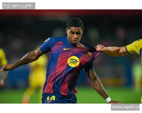 巴萨与切尔西交锋海报展示球员乘坐伦敦地铁拉什福德与库库同框亮相