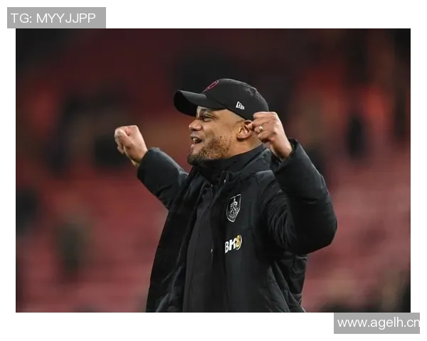 拜仁开季连胜追平AC米兰纪录孔帕尼海报引发球迷热议